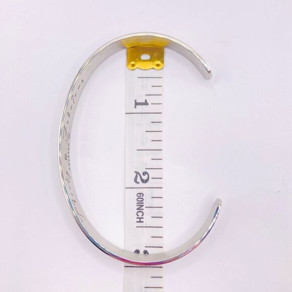 Minimalist Inspirational 30th birthday cuff bracelet - Picture 4 of 4